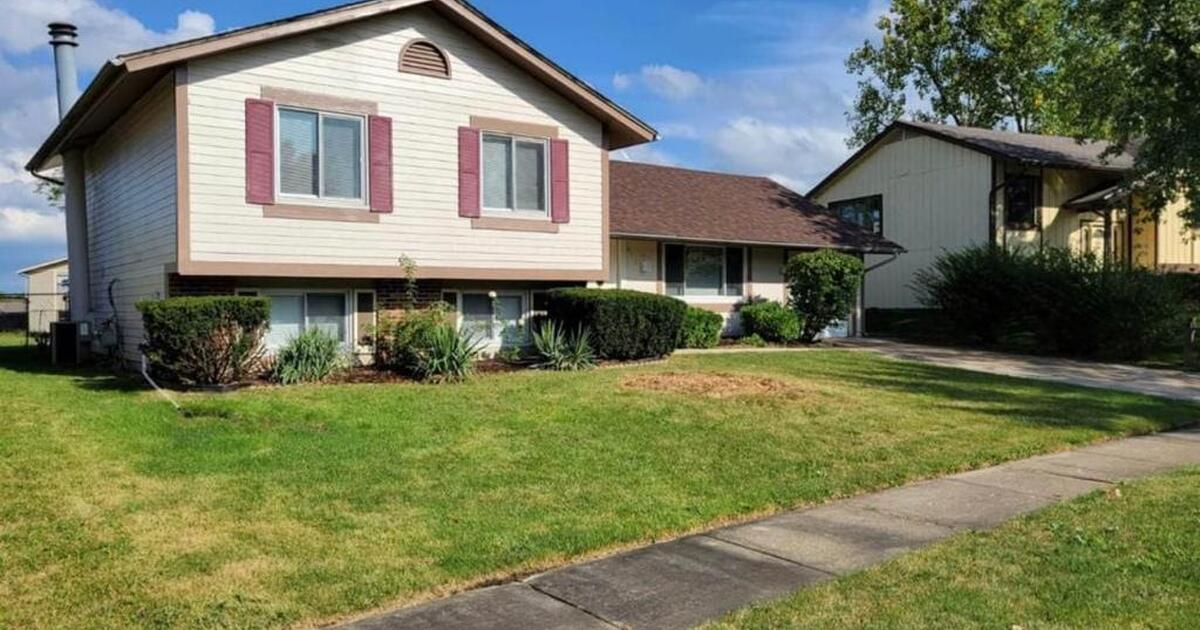 4 Bedroom House for rent in Hanover Park for 2950 in Hanover Park, IL