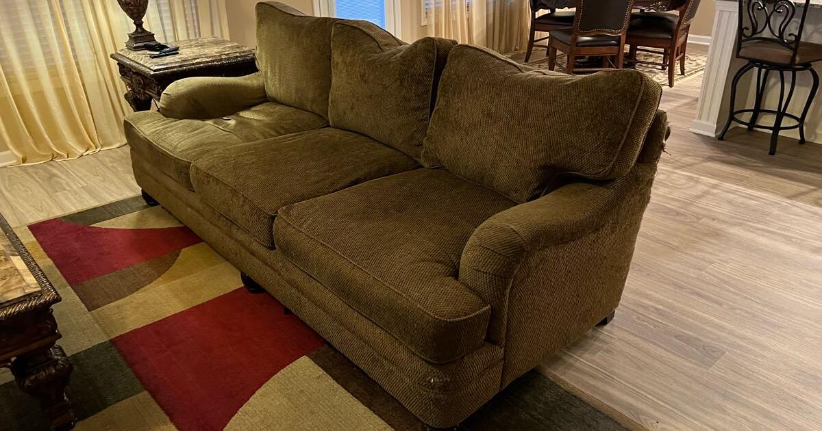 Couch and love seat for Free in Lexington, KY For Sale & Free — Nextdoor