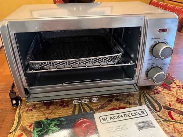Black+decker Crisp N Bake Air Fry 4-Slice Toaster Oven Silver & Black To1787ss