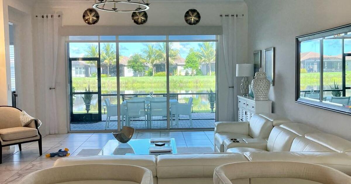 VILLA in the stunning Valencia Bonita , Bonita Springs , FL over 55