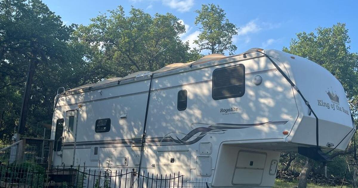 King of the Road Royalite for 8000 in Helotes, TX For Sale & Free