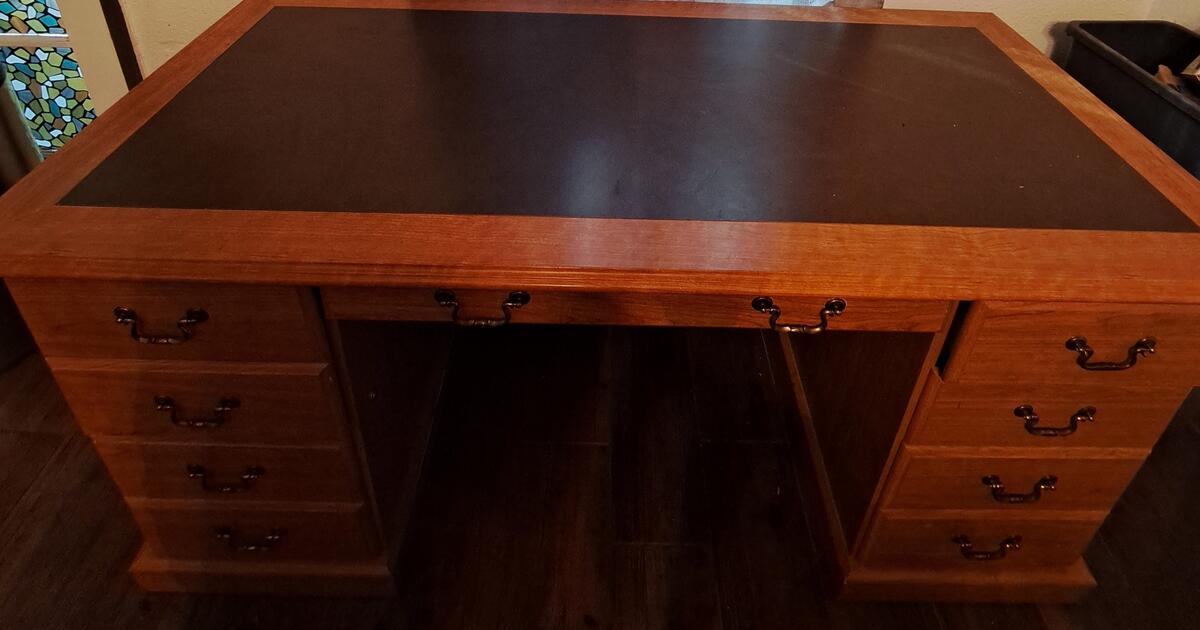 Desk/Dresser for 15 in El Paso, TX For Sale & Free — Nextdoor