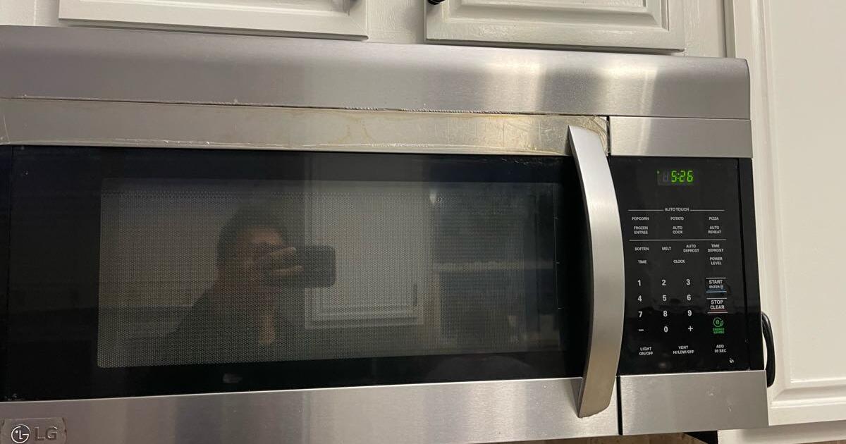 Lg over range microwave 1.6 cu ft (free turns on, won’t heat) for