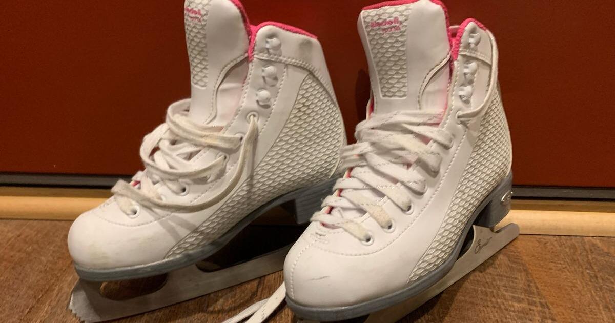 Used Ice Skates Mens and Kids for 20 in Somerset, WI For Sale & Free