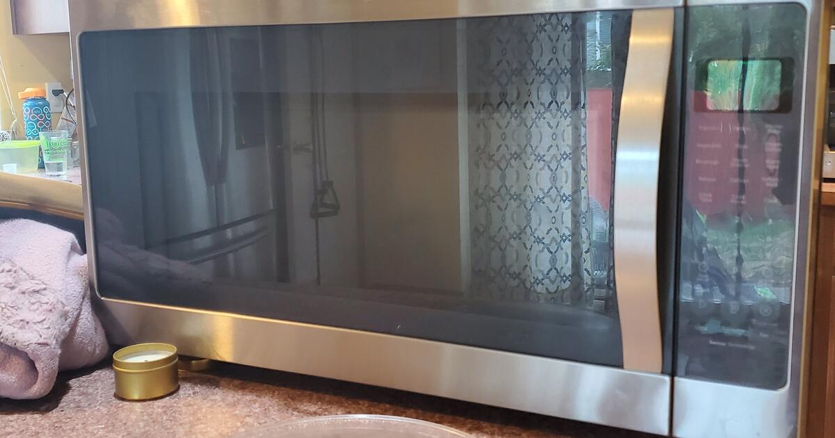 Microwavedoesn't work with vent does work for Free in Renton, WA For