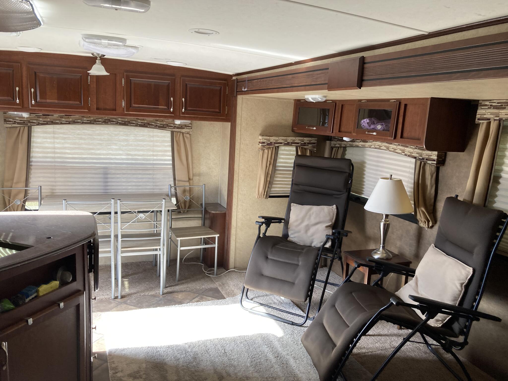 Large RV for rent with electric, water and garbage paid! for 850 in