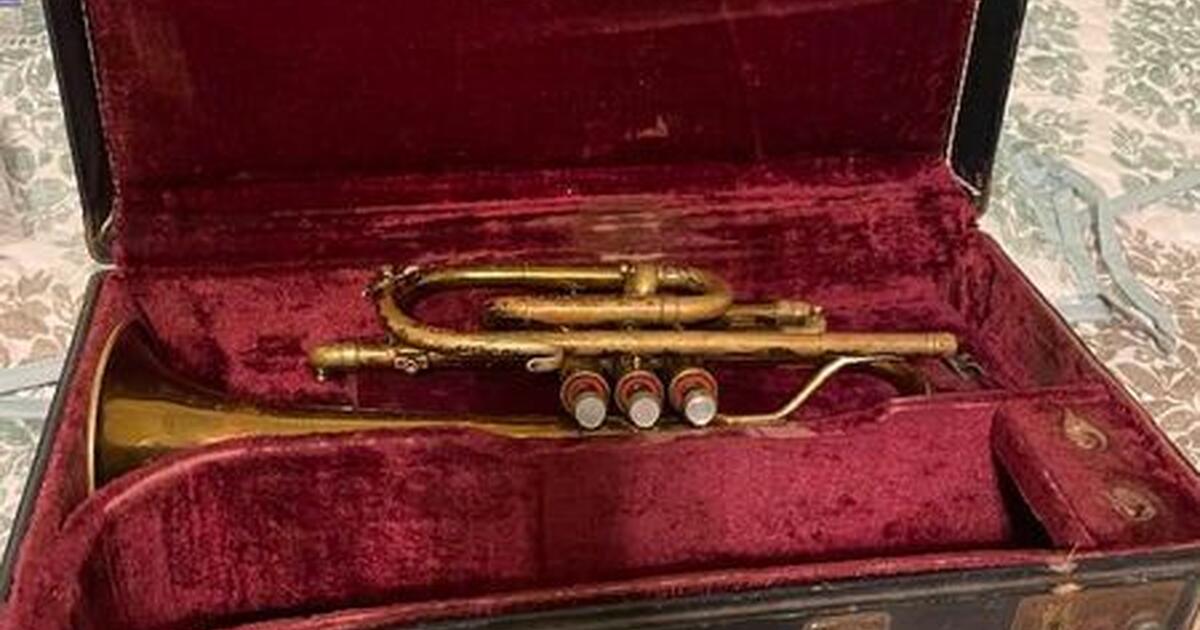Sell as is...trumpet, and case for 150 in Memphis, TN For