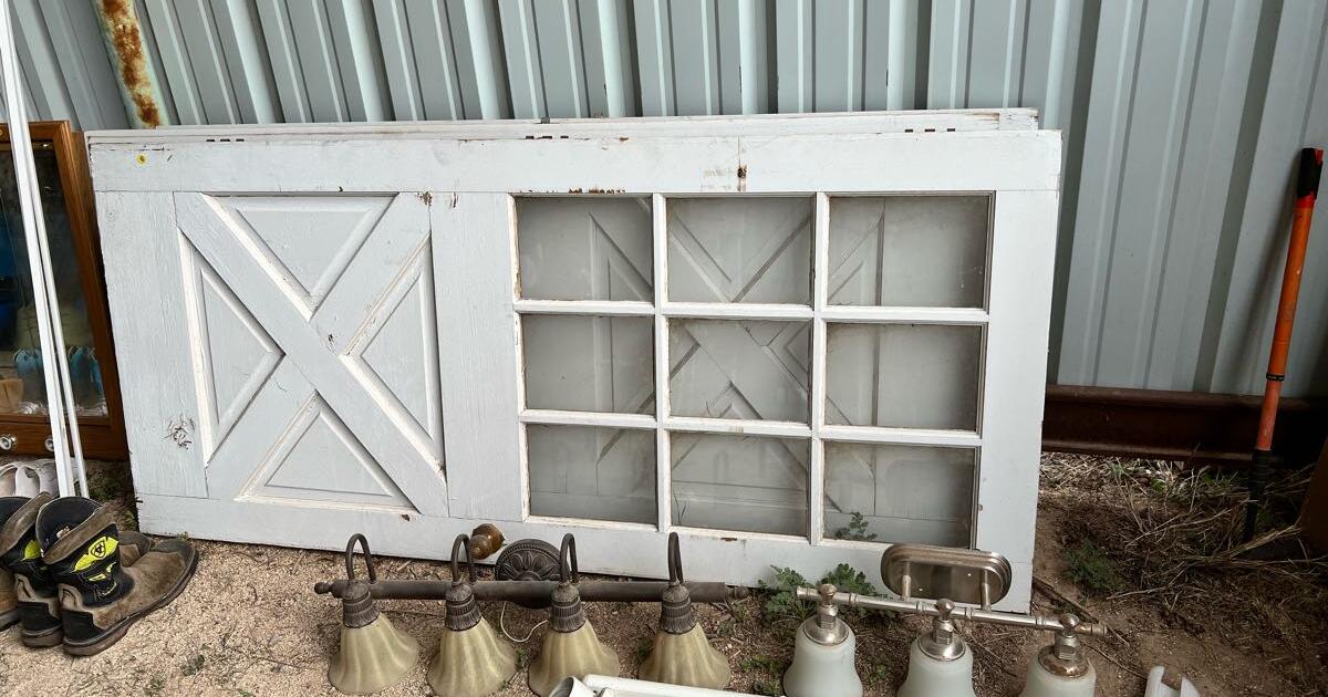 Moving sale 8041 Avenue! for 1 in San Angelo, TX Finds