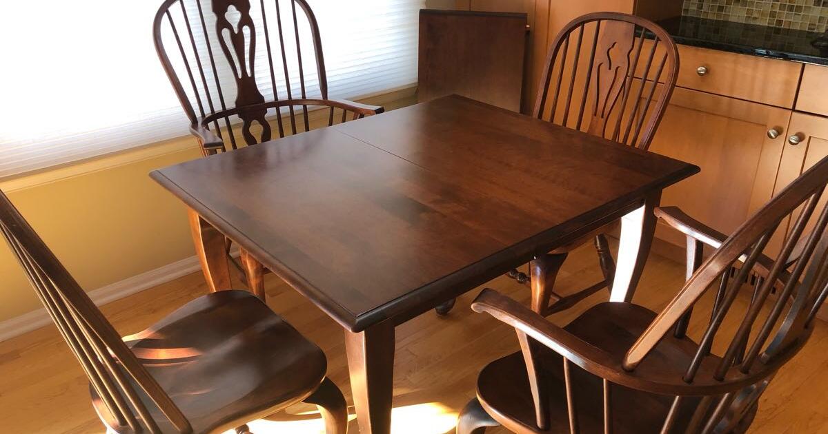 Nichols & Stone Dining Table & Chairs for 190 in Ocean, NJ Finds
