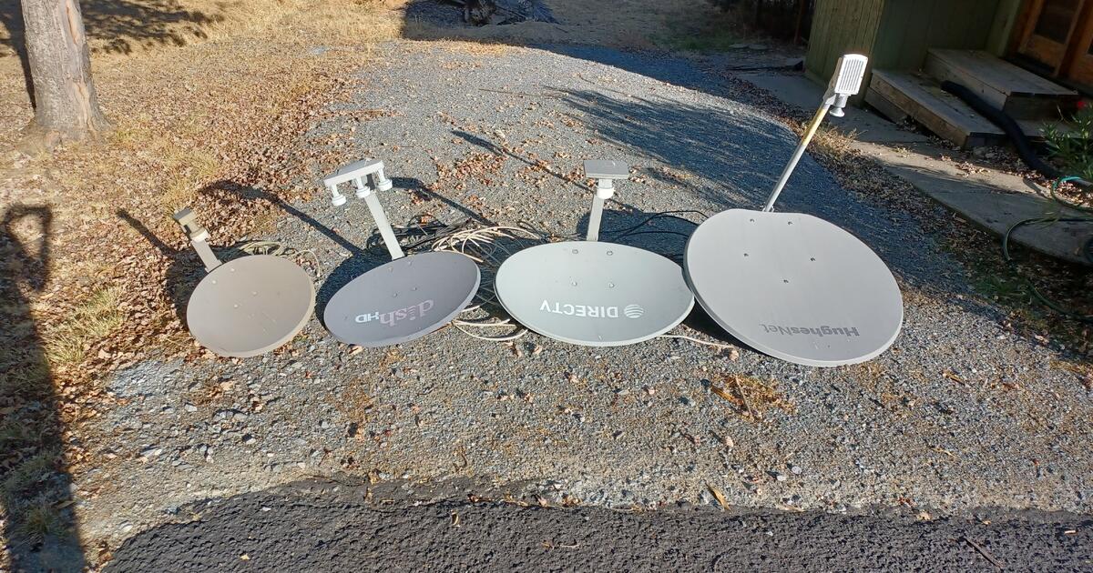 Satellite dishes 4 each for reuse or scrap value for Free in Diamond
