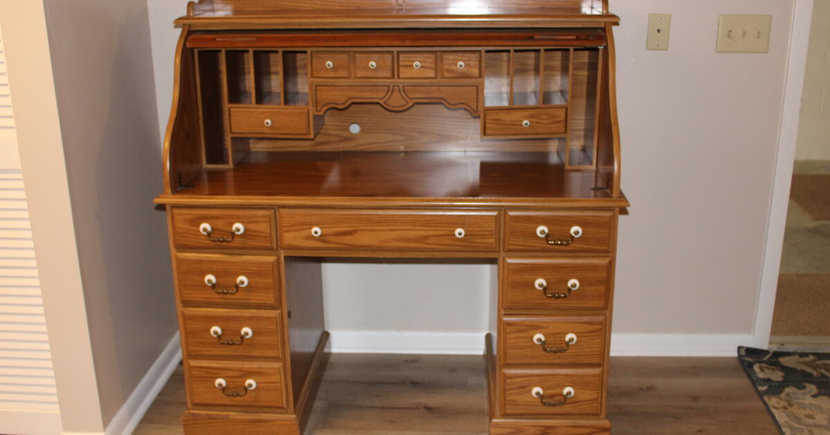 Desk for 500 in Ocala, FL Finds — Nextdoor