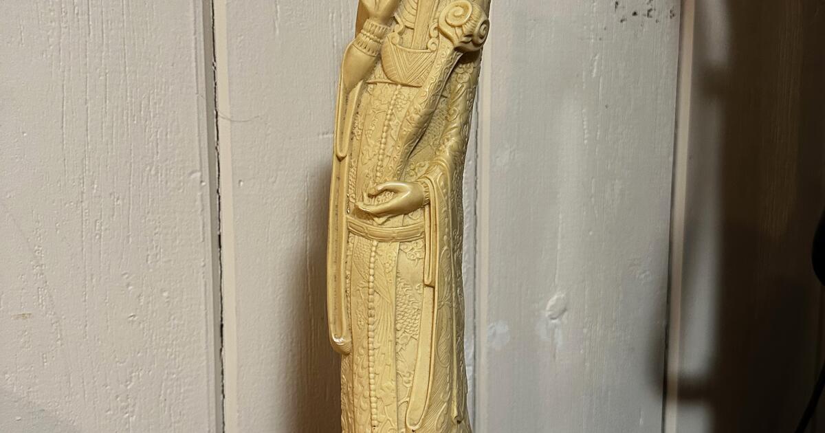 statue for Free in Palatine, IL For Sale & Free — Nextdoor