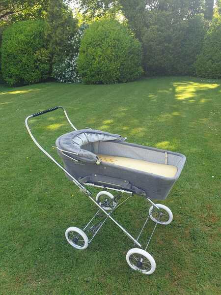 Silver cross prams 1980s sales