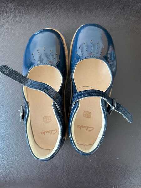 Clarks crown online jump navy