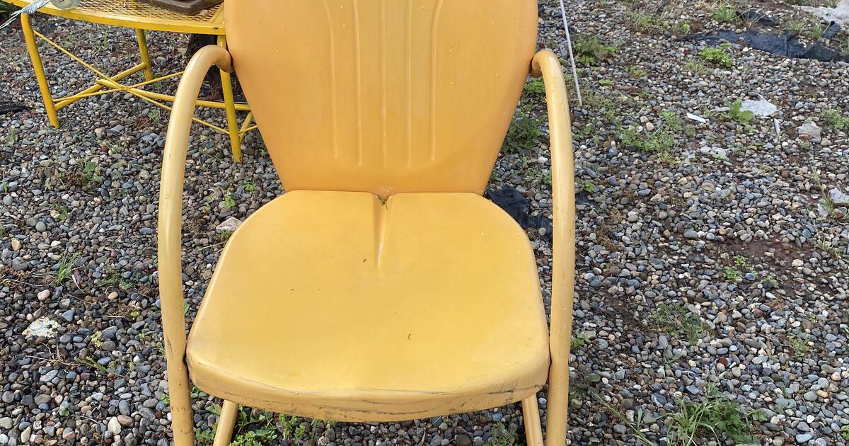 Vintage metal chair for 55 in Napa, CA Finds — Nextdoor