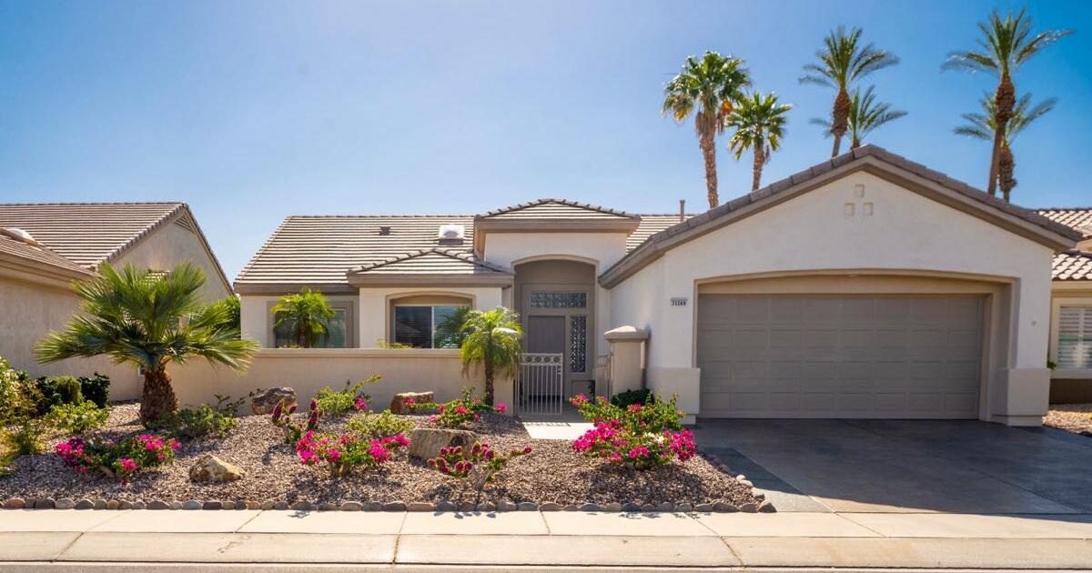 Vacation Home Sun City Palm Desert Ca for 4550 in Indio, CA For Sale