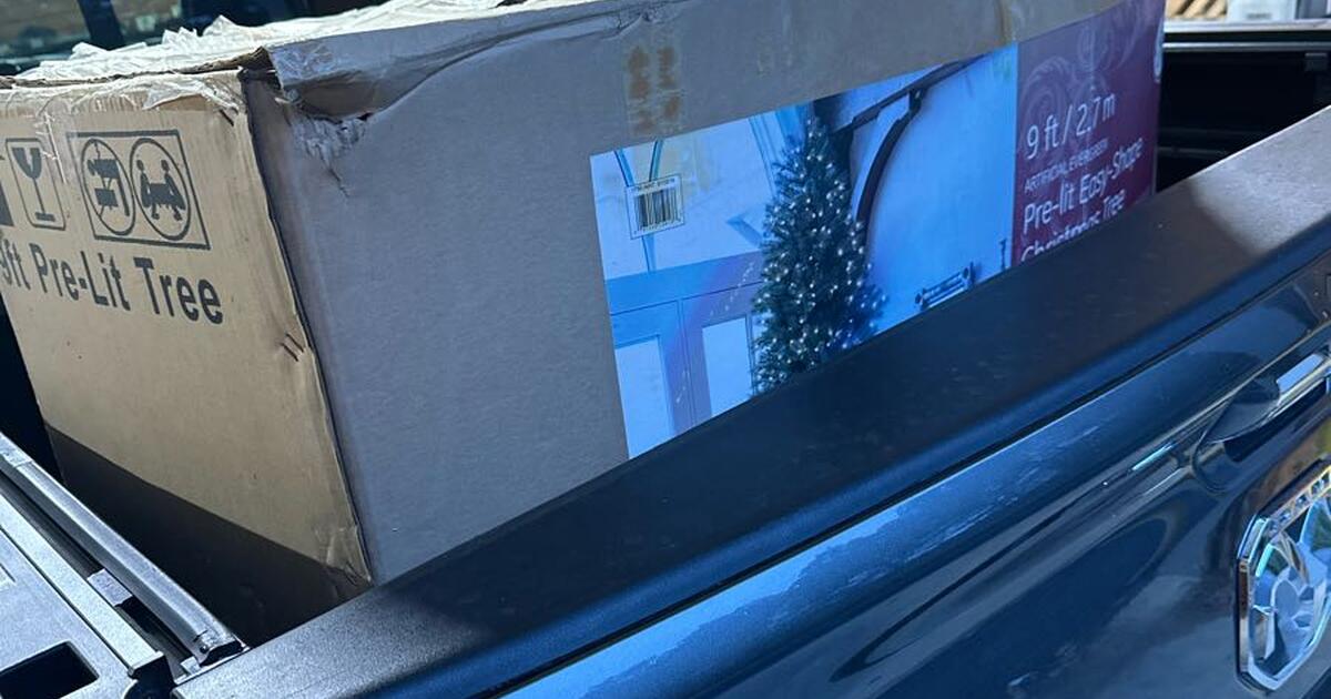 9ft-christmas-tree-for-free-in-birmingham-al-for-sale-free-nextdoor