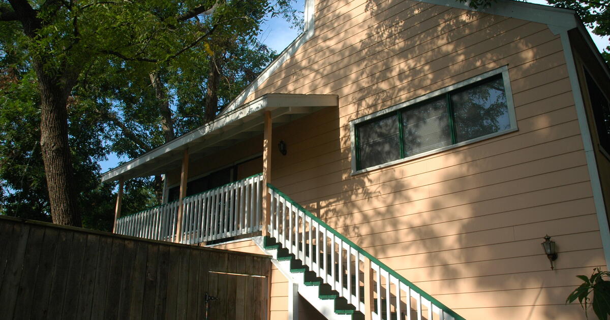 Heights Garage apartment near Arlington and E 15th for 1025 in Houston