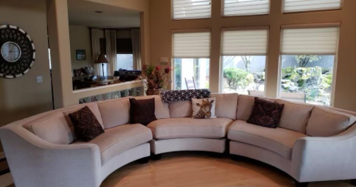 curved-couch-by-hm-richards-for-950-in-ridgefield-wa-for-sale
