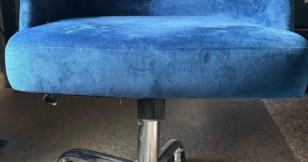Blue chair on 5 wheels for 10 in o fallon mo for sale free nextdoor