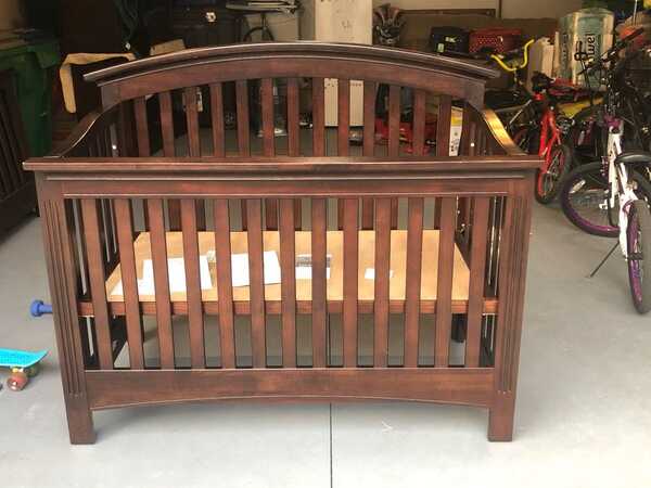 Baby cache bliss curved top crib outlet