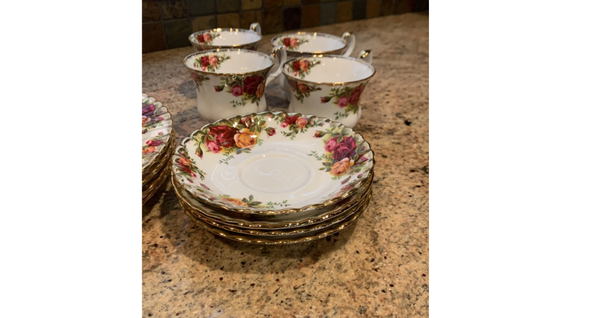 Old Country Roses Fine China for 140 in Aurora, CO For Sale & Free
