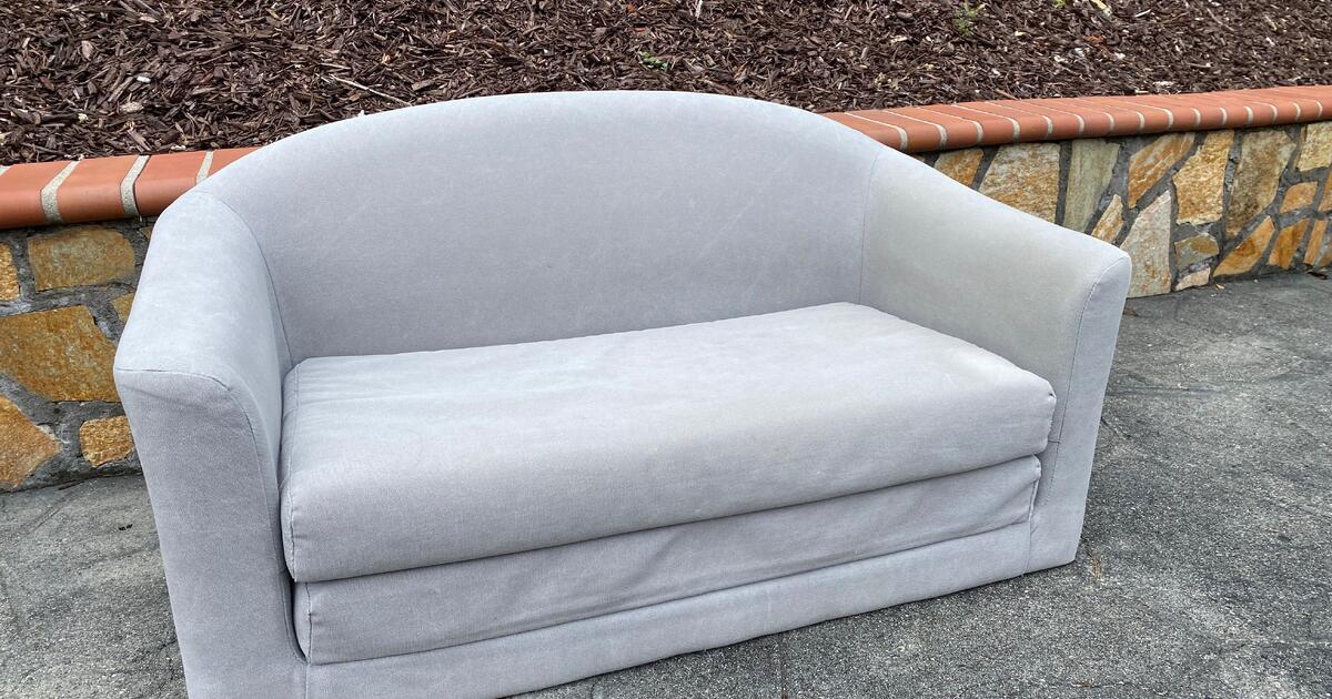 Pottery Barn Ashton Sleeper Sofa for Free in Moraga, CA Finds — Nextdoor