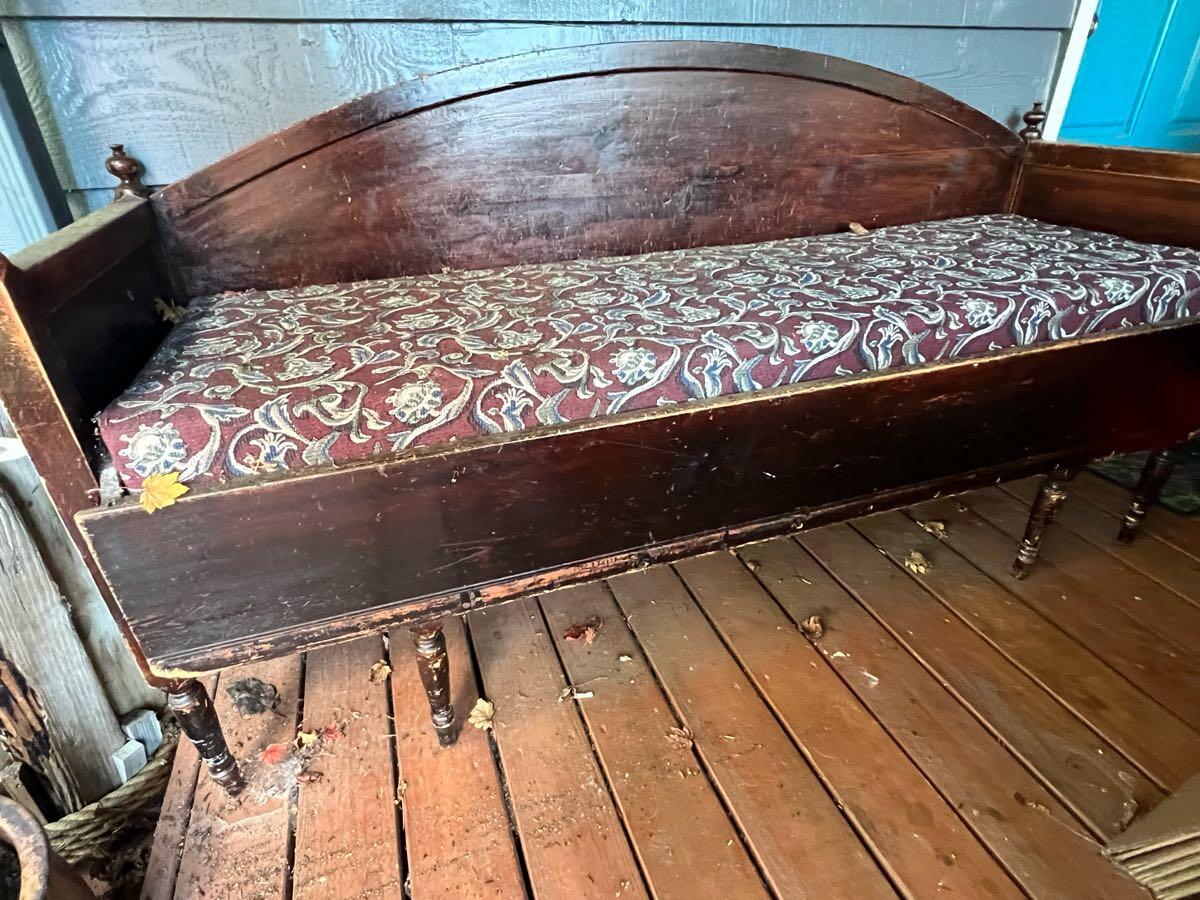 1800s daybed / couch from Denmark for Free in Bellevue, WA For Sale