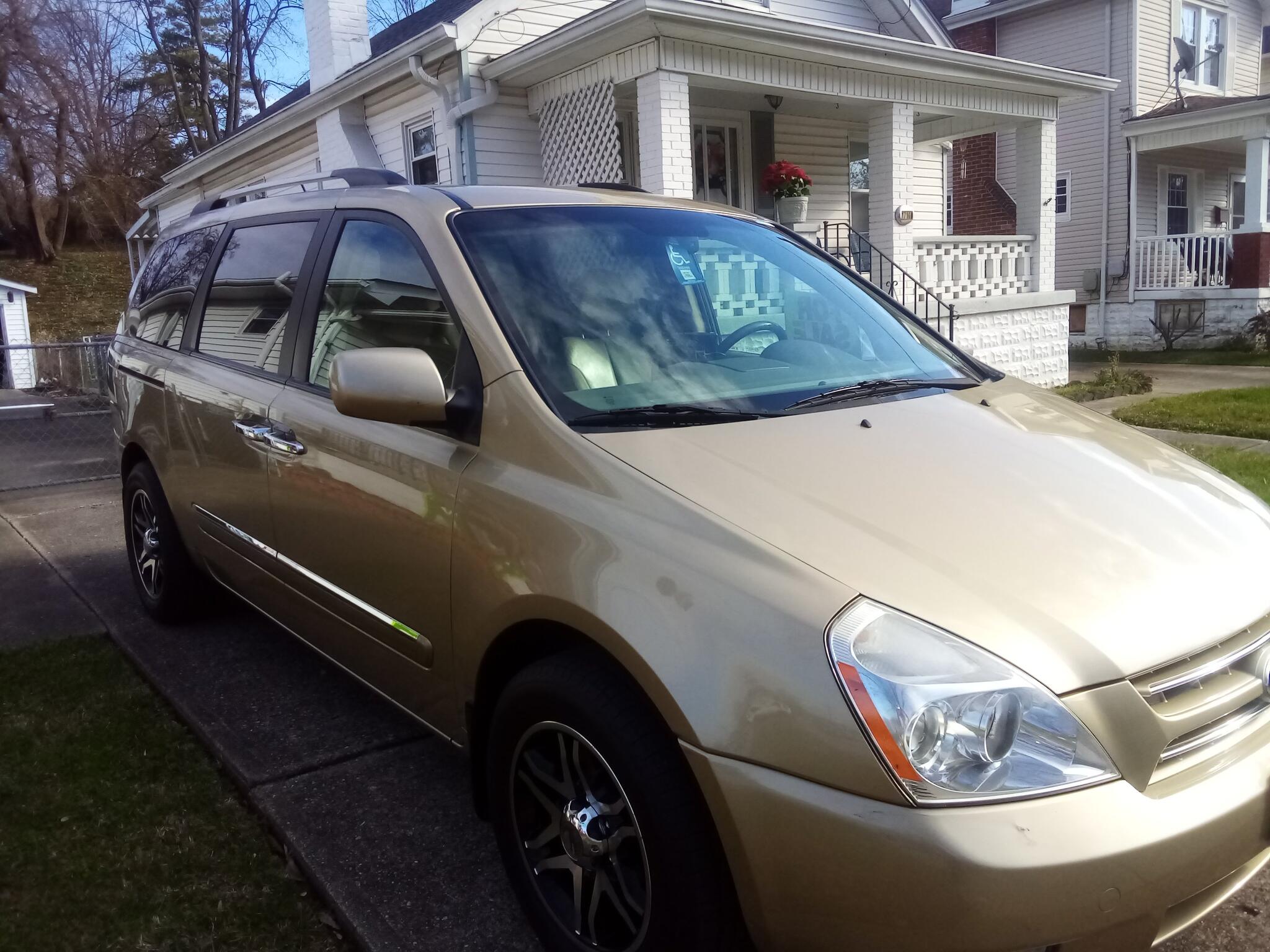 Kia Sedona EX. in Covington, KY For Sale & Free — Nextdoor