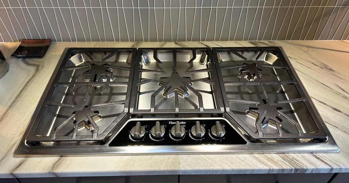Thermador 36" 5 Burner Gas Cooktop for 1015 in Ivins, UT For Sale & Free — Nextdoor