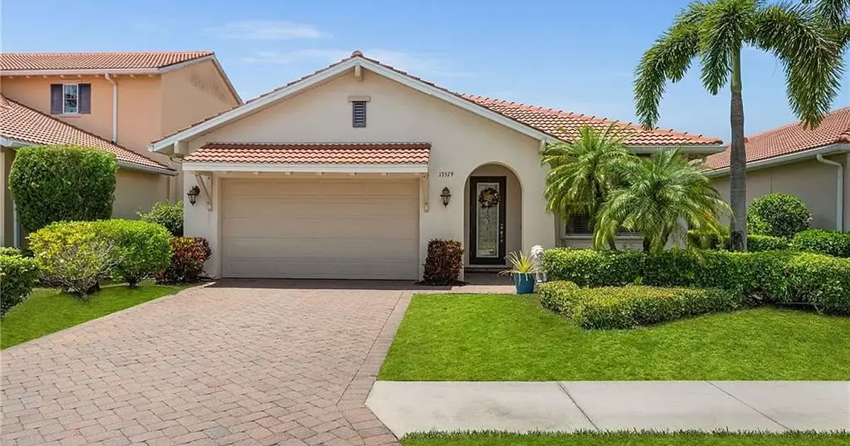 MOVE IN READY 4Bedroom/3full Bath Single Family Home North Naples