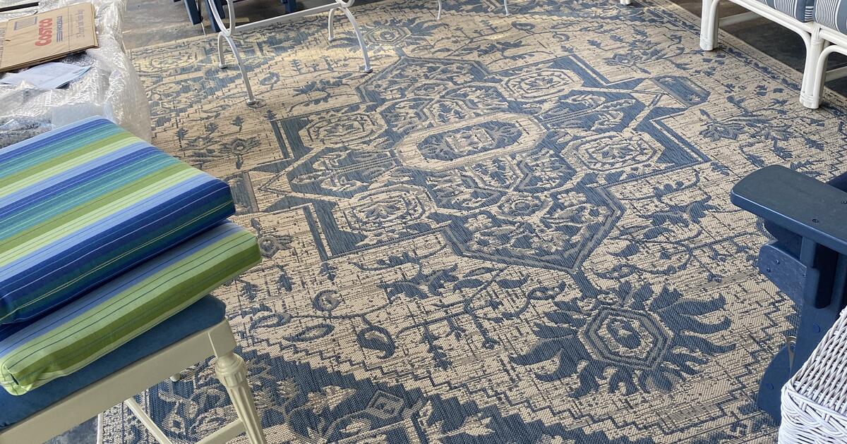 Rug 8 X 10 Blue indoor/outdoor for $25 in Murrells Inlet, SC | For Sale ...