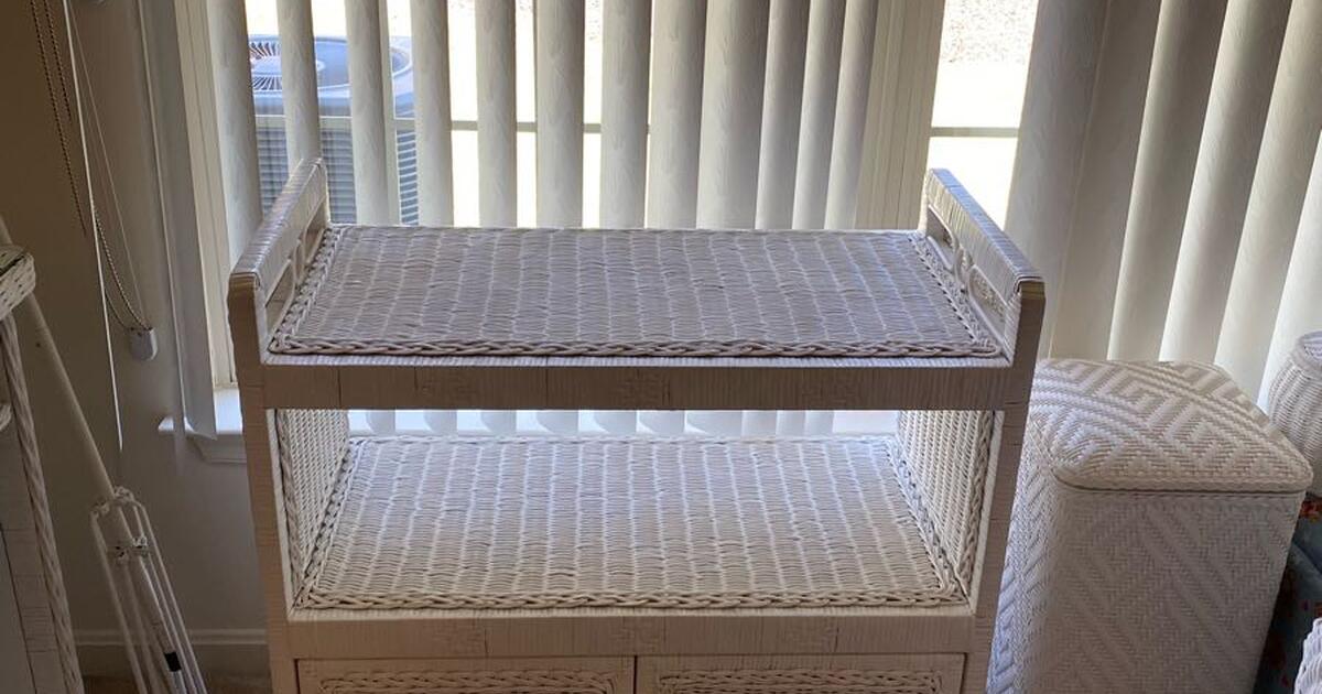 White wicker microwave cart or tv stand for 35 in Mechanicsburg, PA