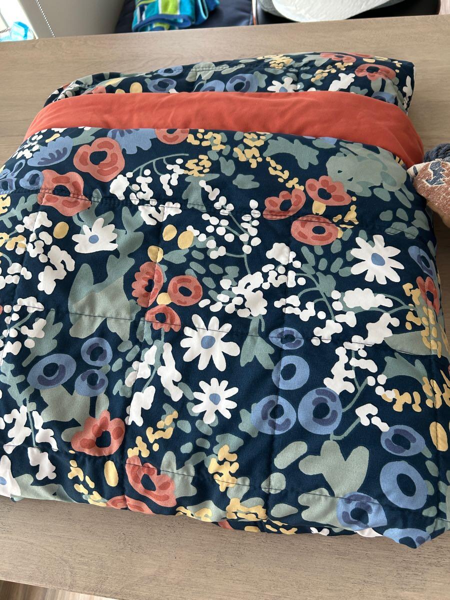 Floral Patterned Comforter /Reversible with Coordinating Pillow