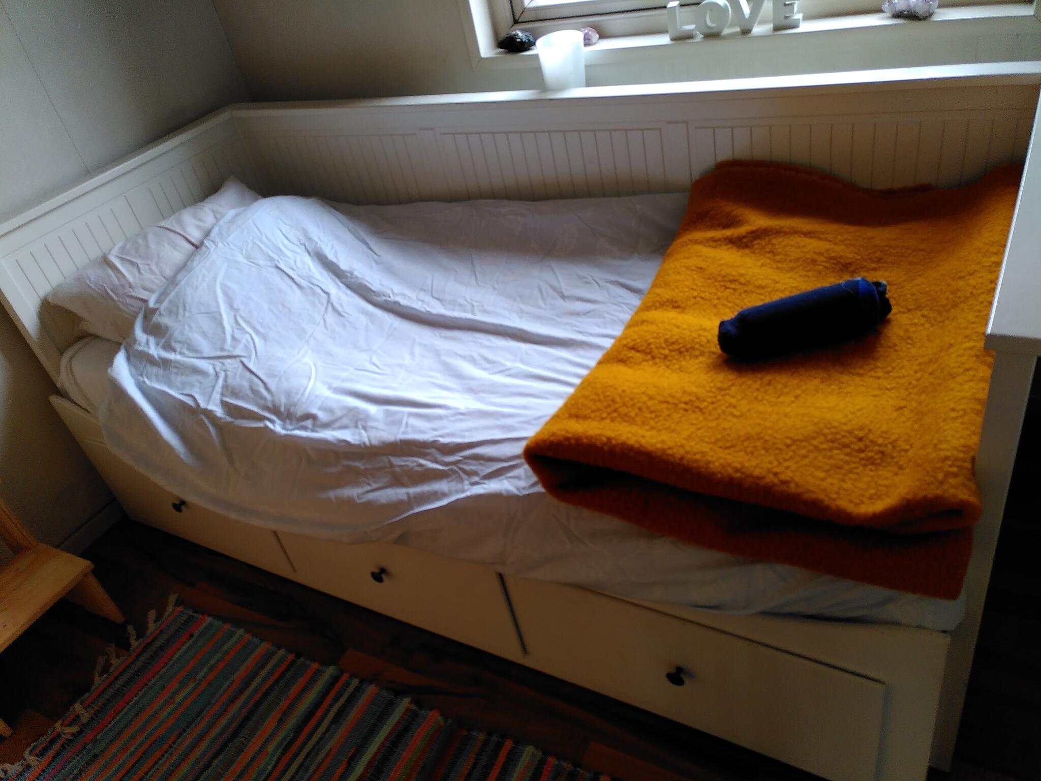 IKEA Hennes Bed, Met Onderschuifbed Lades Voor Gratis In Utrechtse Heuvelrug, UT | Gratis/Te Koop — Nextdoor