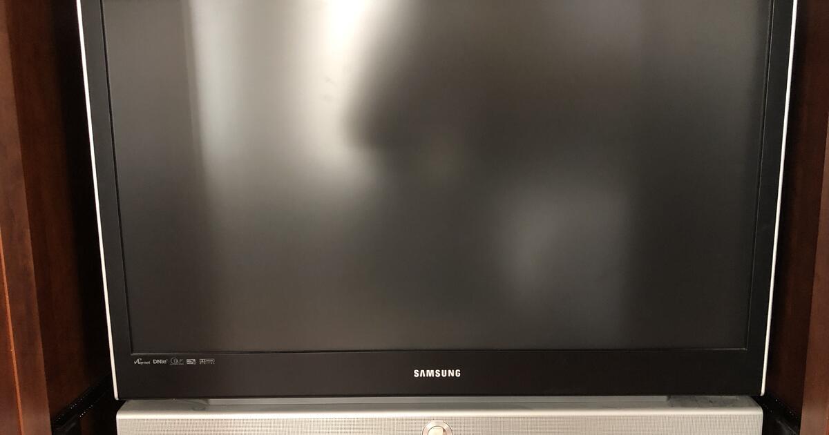 Samsung 42' Rear Projection TV for Free in St. Petersburg, FL For