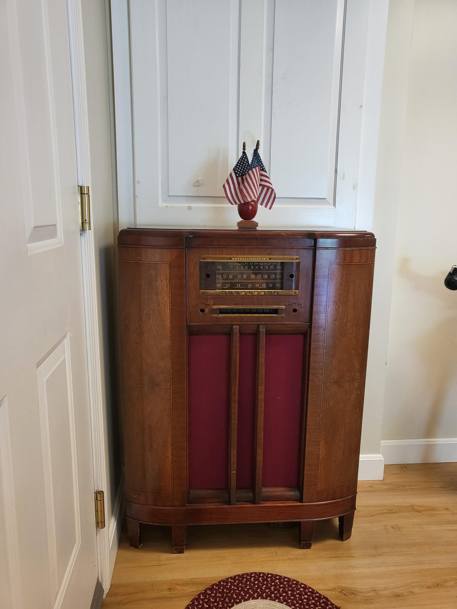 Vintage Radio Cabinets w/ Tubes) for Free in Groton, MA | For Sale ...