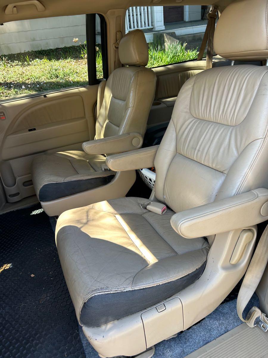 2005 - 2010 Honda Odyssey 2nd Row Leather Car Seats