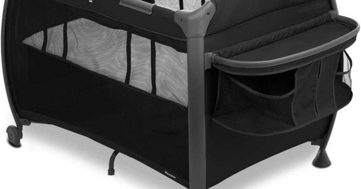 Joovy RoomPlayard, Nursery Center, ChangingTable, Black for