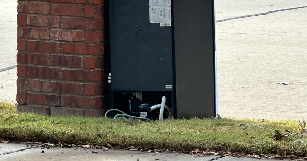 FREE Nonworking mini fridge for Free in Carrollton, TX For Sale