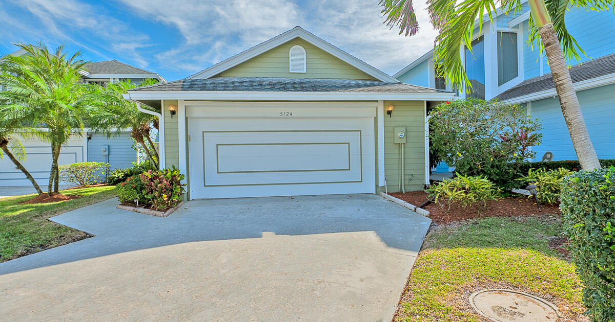 OWNER SAYS SELL!!! Make an offer now. Fairfield at Boca, 3 Br/2.5 Bth