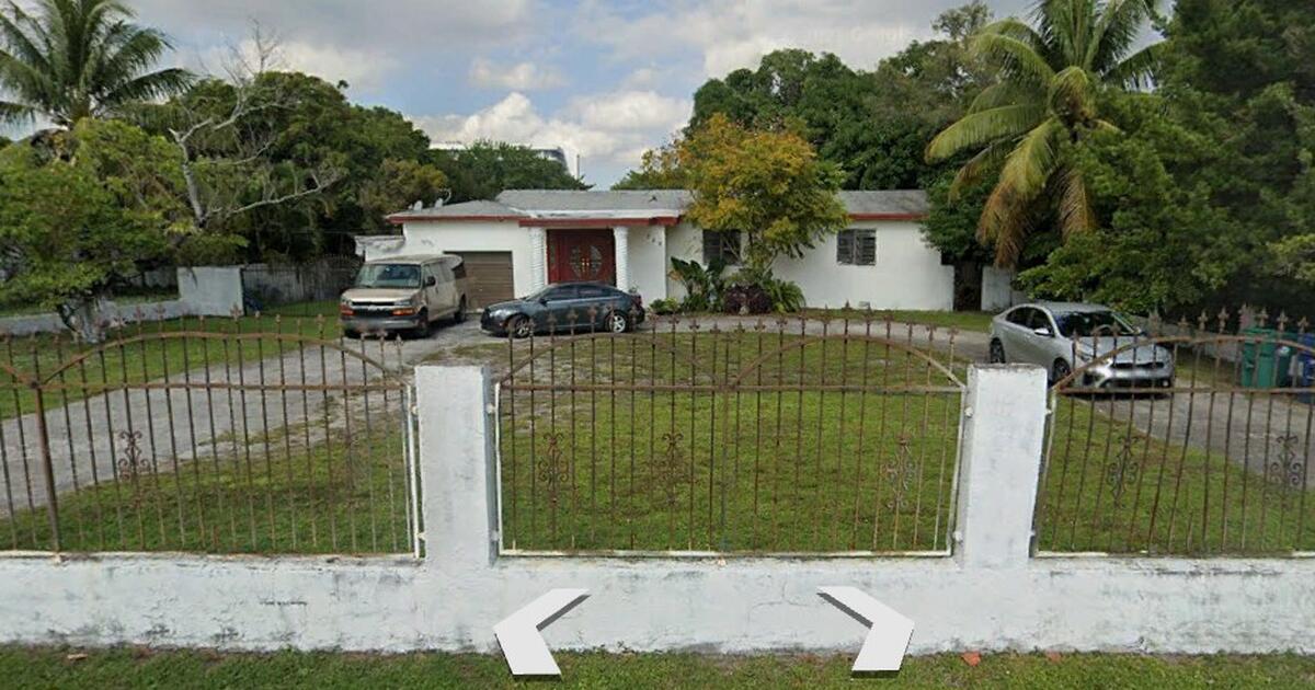 WATERFRONT HOUSE ON 1 ACRE LOT FOR SALE for Free in Sunrise, FL For