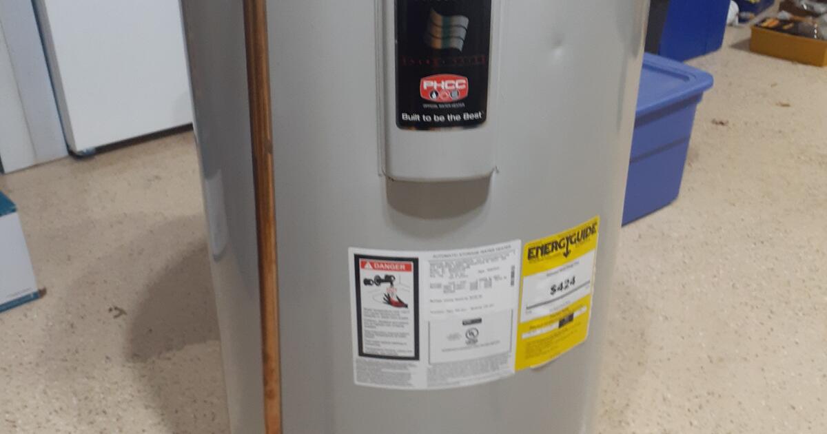 Bradford White 50 Gallon Electric Hot Water Heater for 300 in Duluth