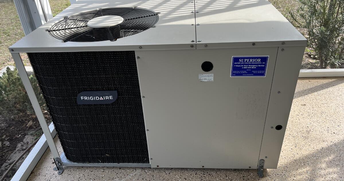 Frigidaire Mobile home package Air Conditioner 3 1/2 Tons, with heat