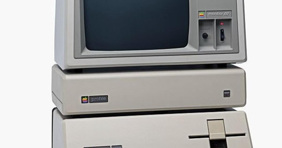 Old computer equipment for Free in Mechanicsburg, PA For Sale & Free