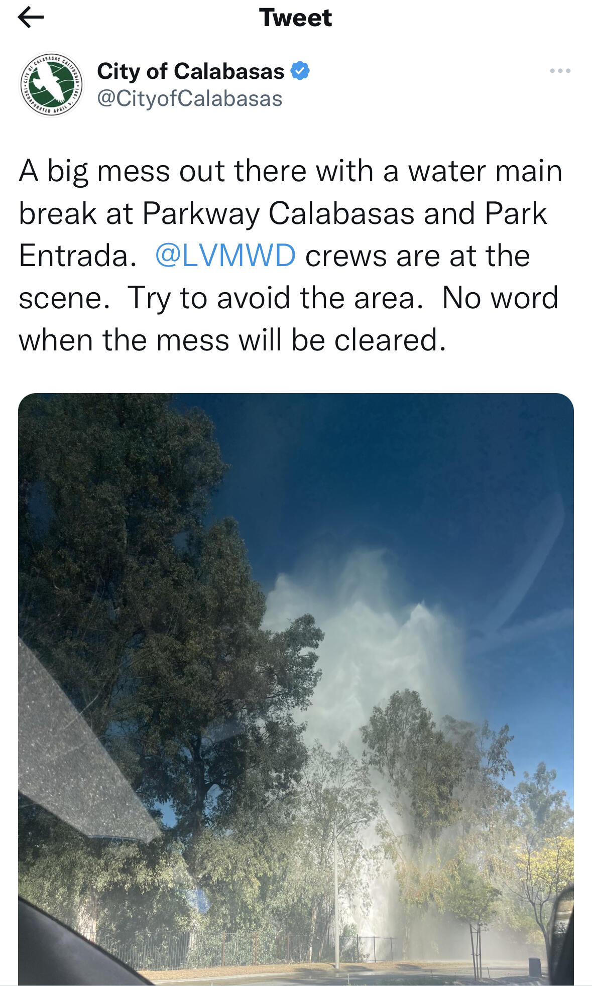 Parkway Calabasas closed at Park Entrada, hazardous conditions, use