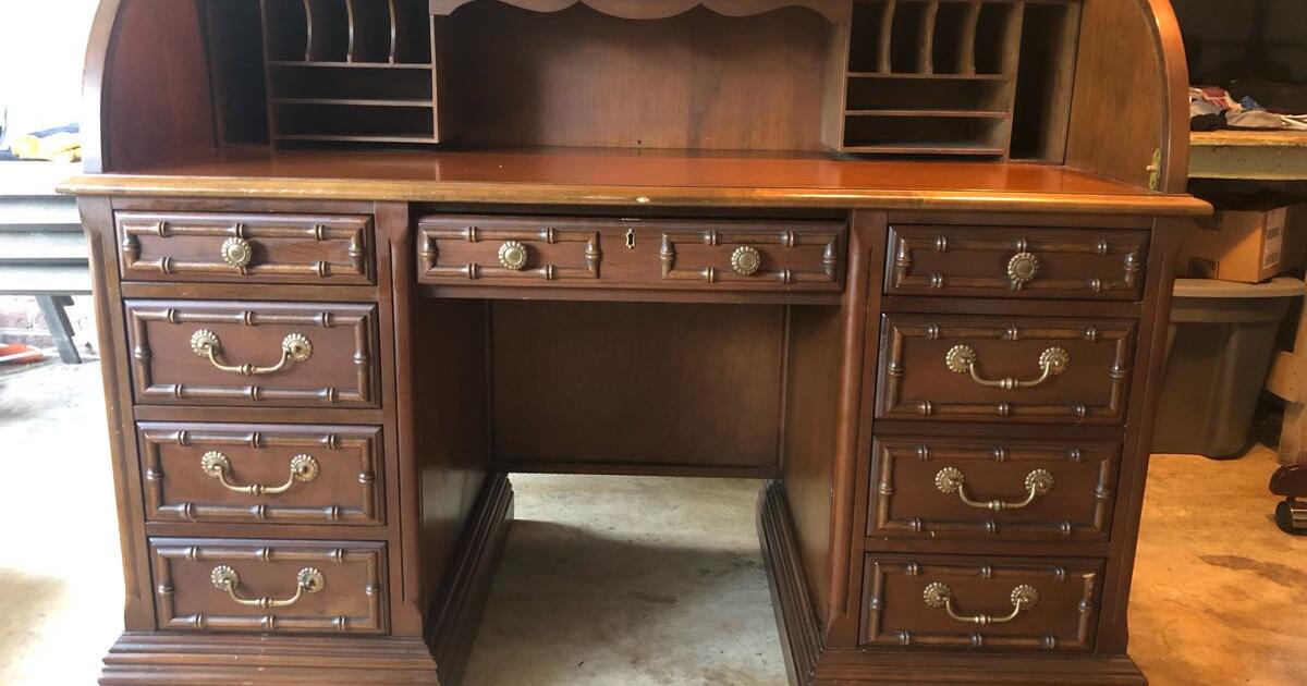 Jasper Roll Top Desk RT676 for 100 in Raleigh, NC For Sale