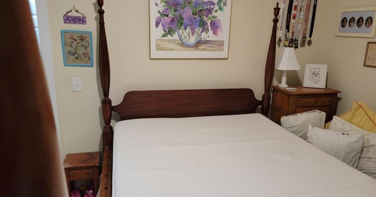 DRASTICALLY REDUCED AGAIN Rare HENKEL HARRIS cherry queen bed and DORMIA mattress for 1500 in