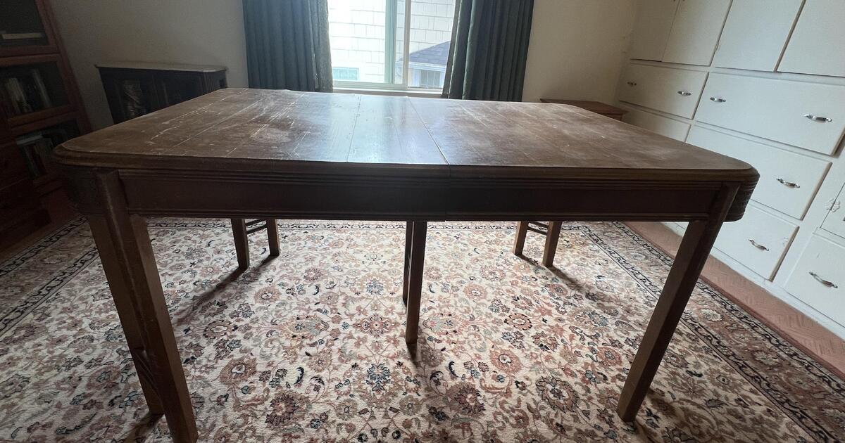 Dining Room / Kitchen Table 2 Leaves 3 Chairs for $50 in Aberdeen, WA ...