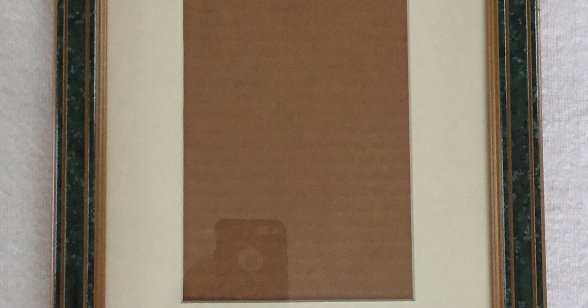 Gently Used Photo Frames Like New Condition Now 50 off! for 5 in
